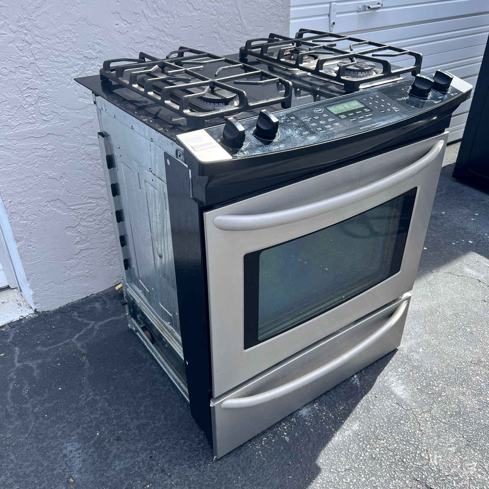 Kenmore Gas Stove: Gas Cooktop. Electric Oven - Stainless Steel Kenmore Gas Stove: Gas Cooktop. Electric Oven - Stainless Steel